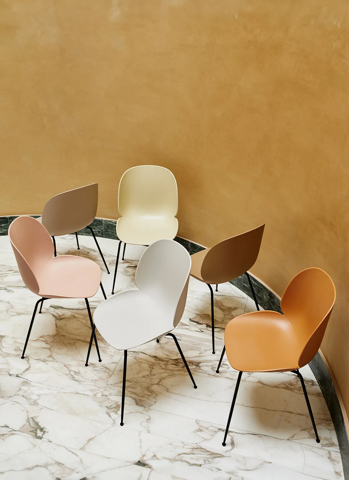 GUBI ビートルチェア GUBI Beetle Dining Chair, Un-Upholstered